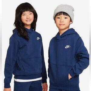 Nike Sportswear Clubfleece youth size medium